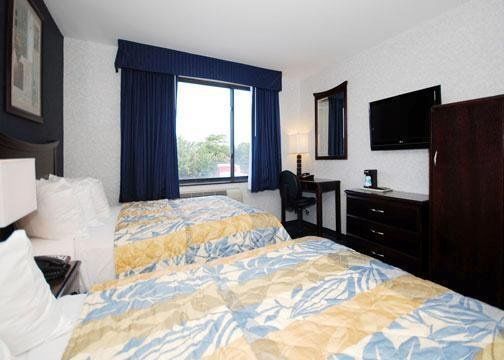 Paramount Hotel Floral Park