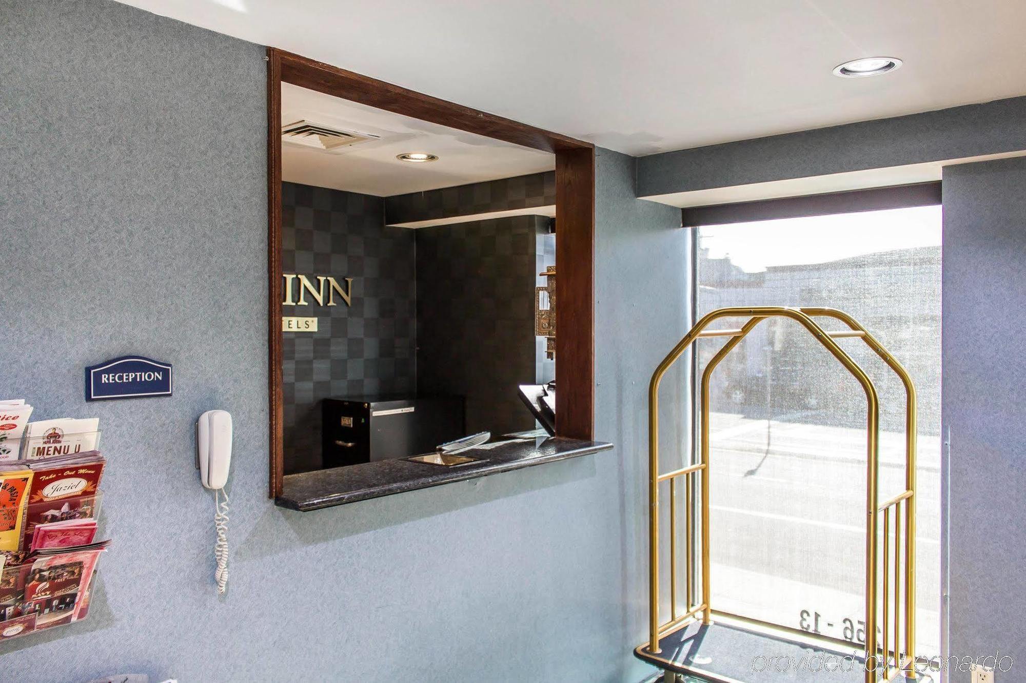 Paramount Hotel Floral Park