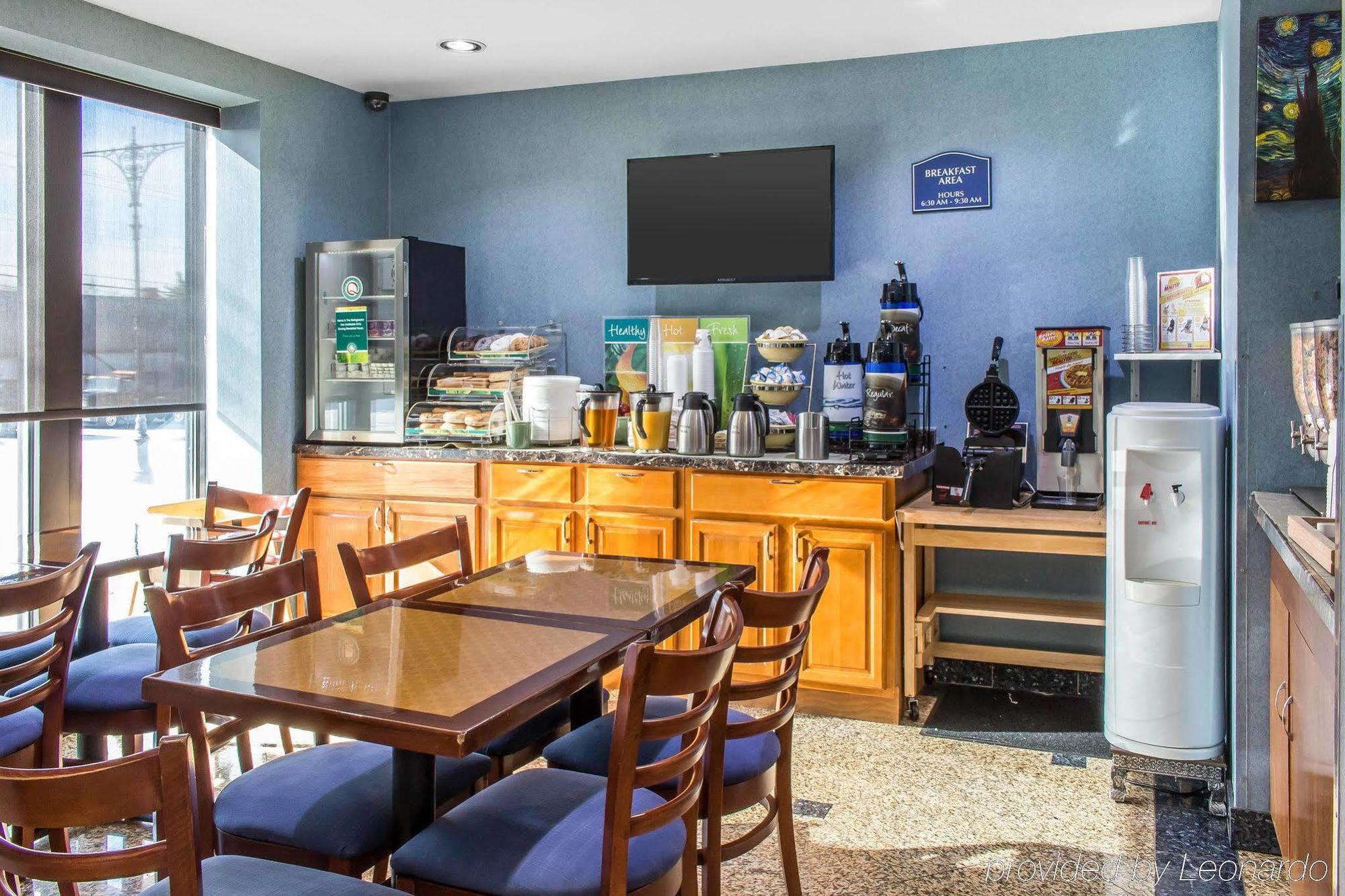 Hotel Paramount Floral Park